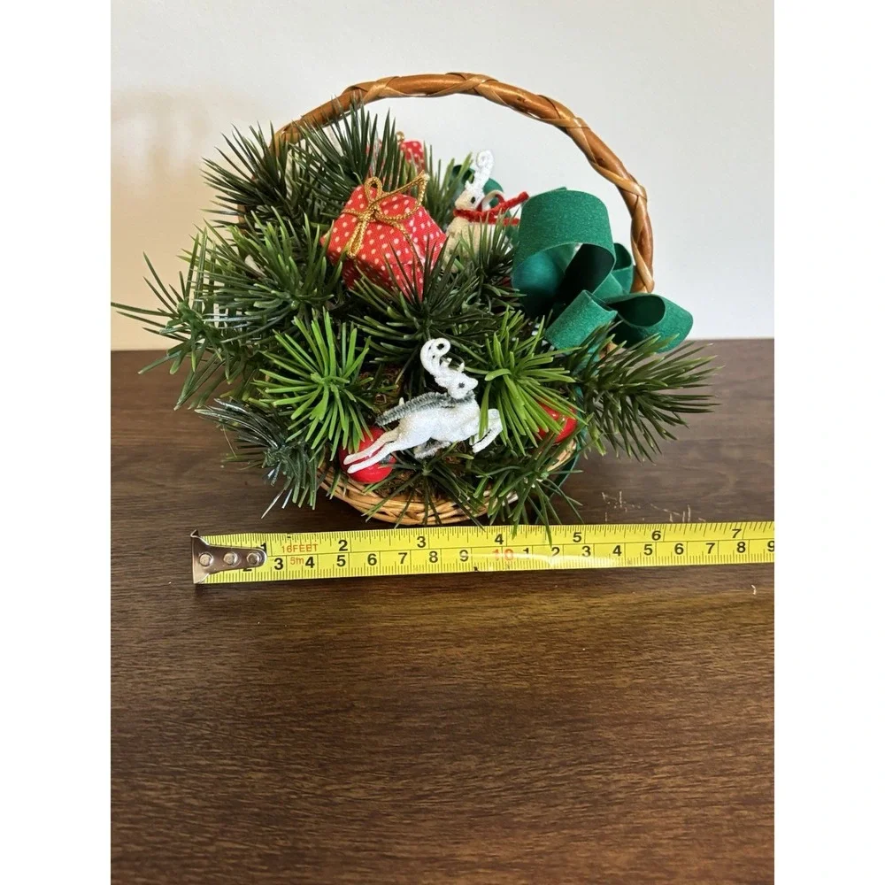 Vintage Basket Small Christmas Plastic‎ Pine Needles Flocked Deer 80s Holiday